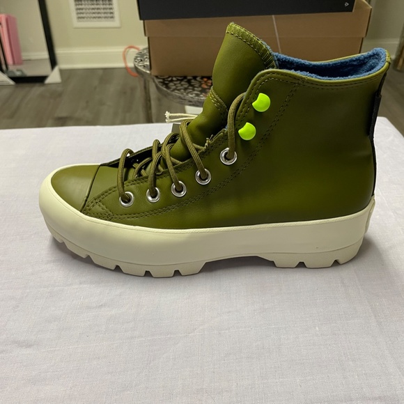 Chuck Taylor All Star Lugged Winter from Converse - Picture 2 of 11